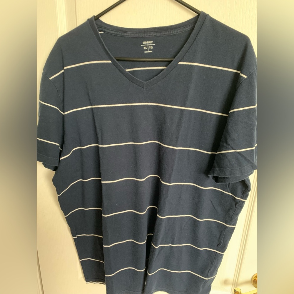 Mens Old Navy short sleeved t-shirt